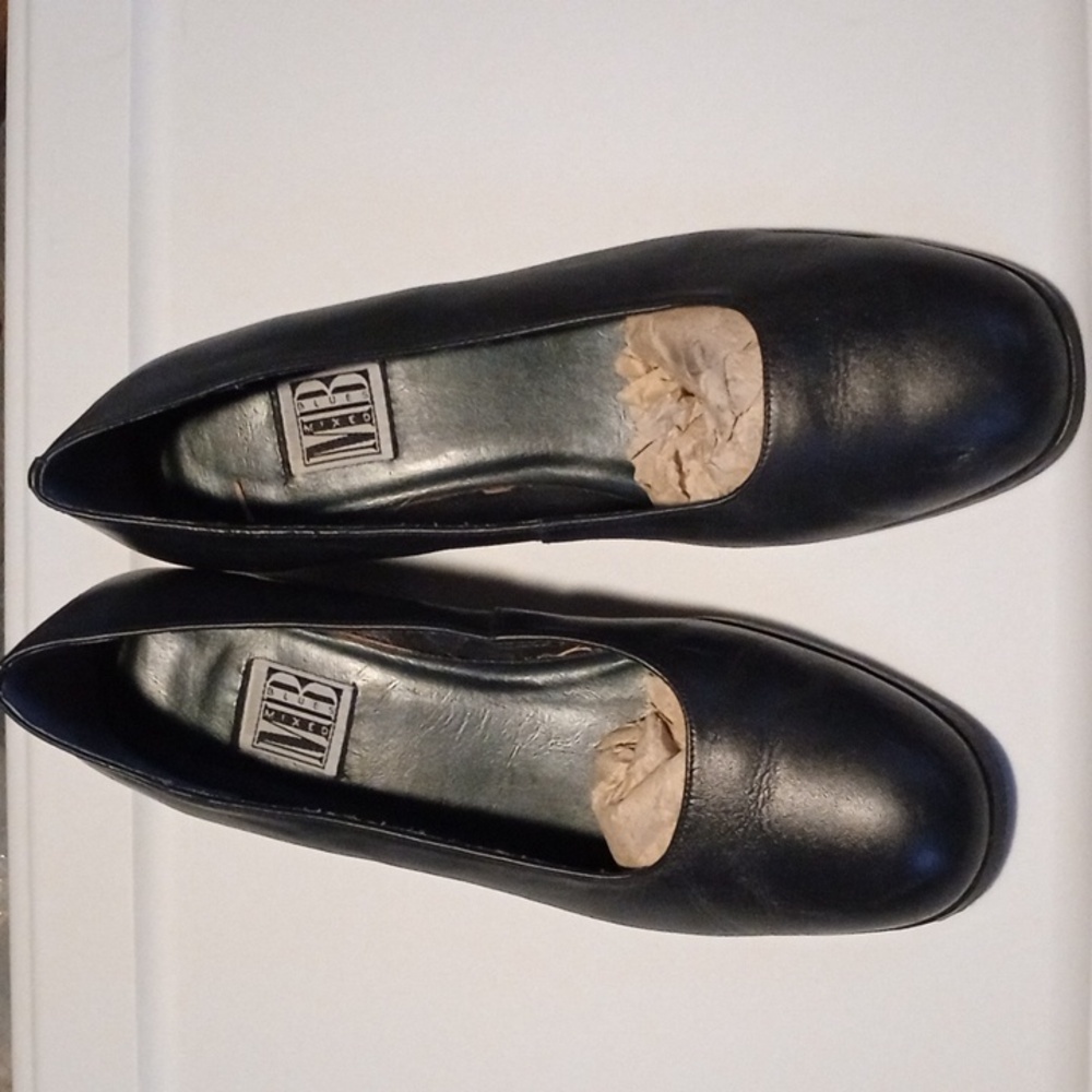 mixed blues women's low heeled leather shoes size 9, vintage